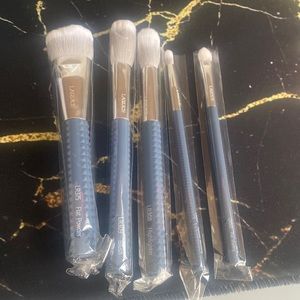 Blue Laruce Ipsy make up brushes lot of 5 new with sachet bag